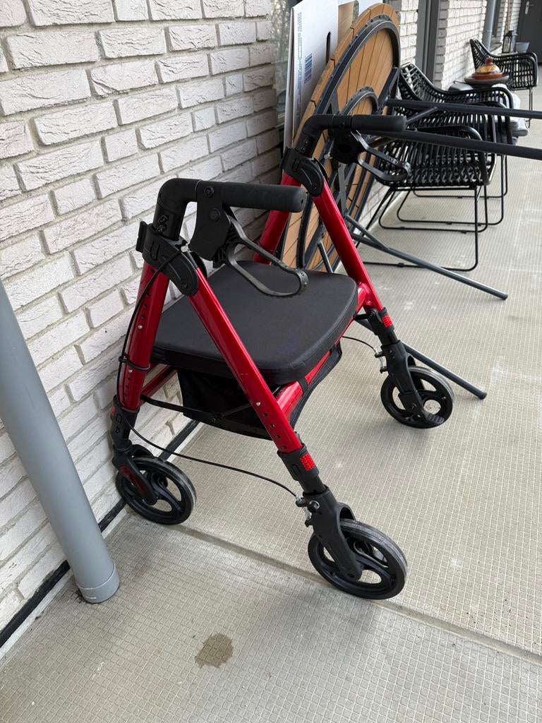 Rollator zo goed als nieuw.  tot 180 kilo extra breed, Diversen, Rollators, Ophalen, Opvouwbaar, Zo goed als nieuw