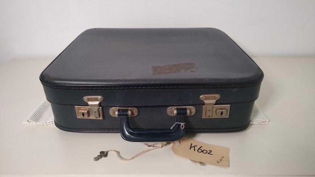 K602 VINTAGE stewardess koffer donker blauw in goede staat, Gebruikt, Hard kunststof, Onbekend, Minder dan 50 cm