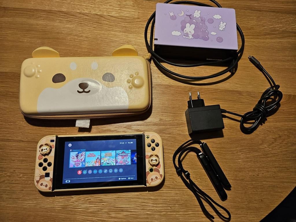 Nintendo Switch v1 met dock en lader, Spelcomputers en Games, Spelcomputers | Nintendo Switch, Ophalen of Verzenden, Gebruikt