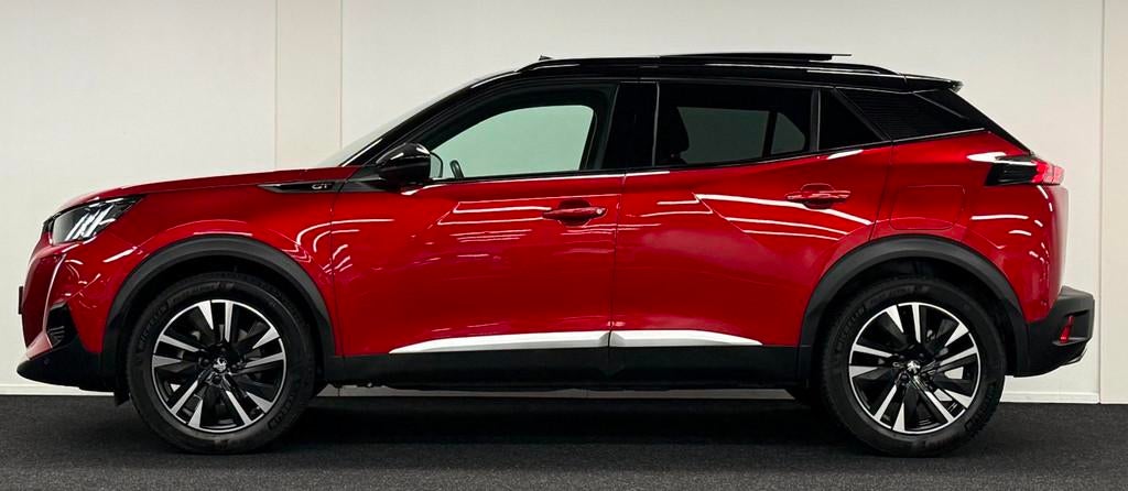 Peugeot 2008 1.2 PureTech GT-Line*155PK*Panodak*Trekhaak*Sto, Auto's, Gebruikt, Zwart, 1199 cc, 155 pk