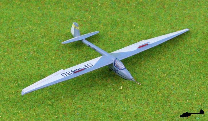 1:72 ZSD-16-GIL Polskie Szybowce zweefvliegtuig, Hobby en Vrije tijd, Modelbouw | Vliegtuigen en Helikopters, Zo goed als nieuw
