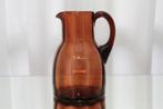 Donker amberkleurige schenkkan, Antiek en Kunst, Antiek | Glas en Kristal, Ophalen of Verzenden