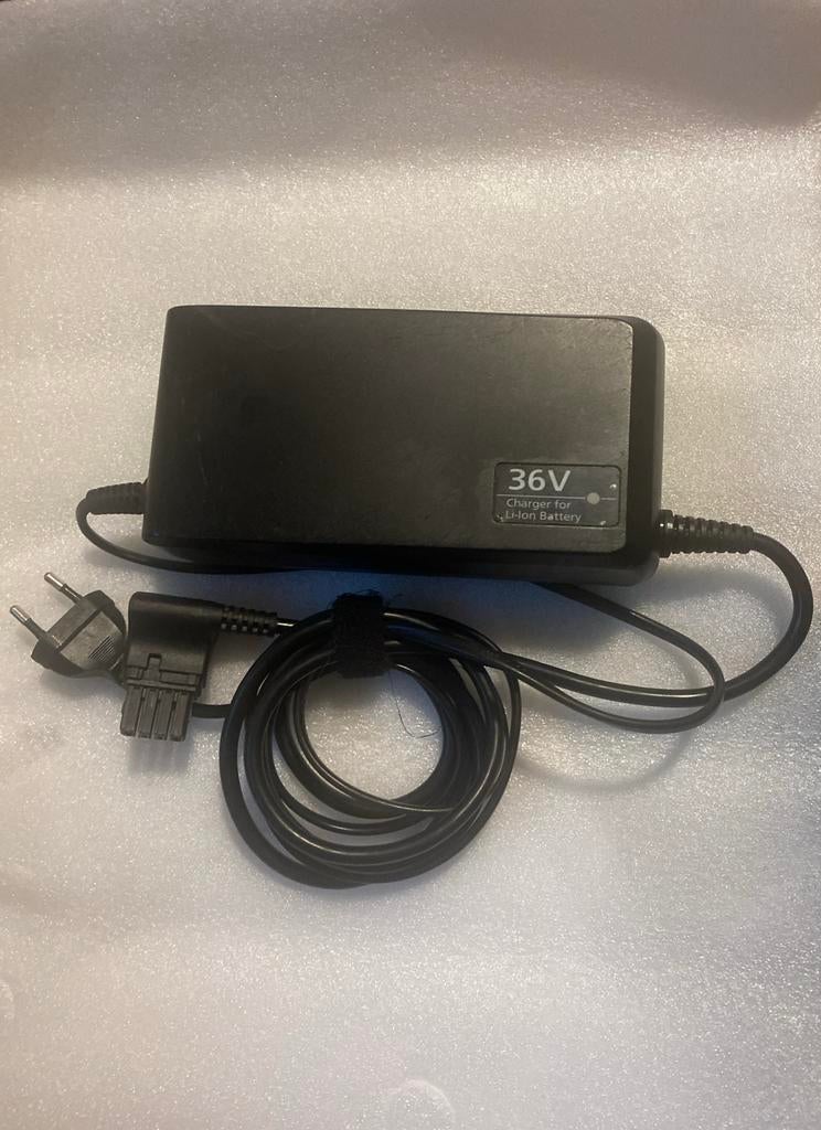 Gazelle Panasonic 36V Oplader voor E-bike Accu, Fietsen en Brommers, Fietsaccessoires | Fietsaccu's, Ophalen, Zo goed als nieuw