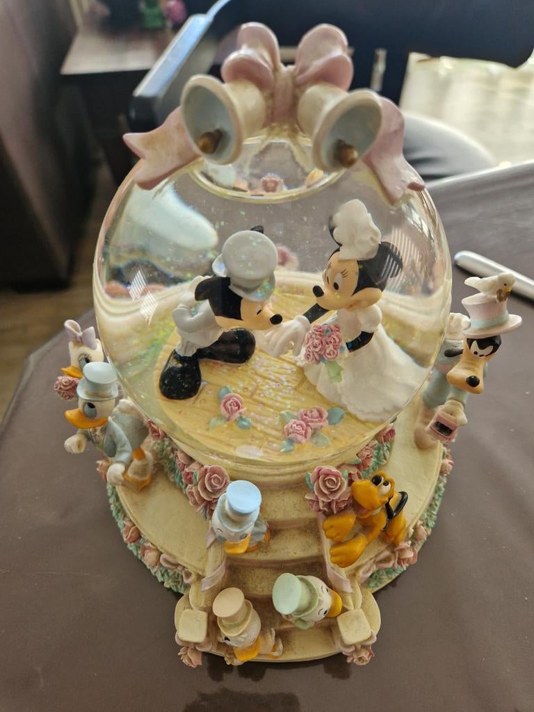 Disney globbe., Ophalen of Verzenden, Overige figuren, Beeldje of Figuurtje