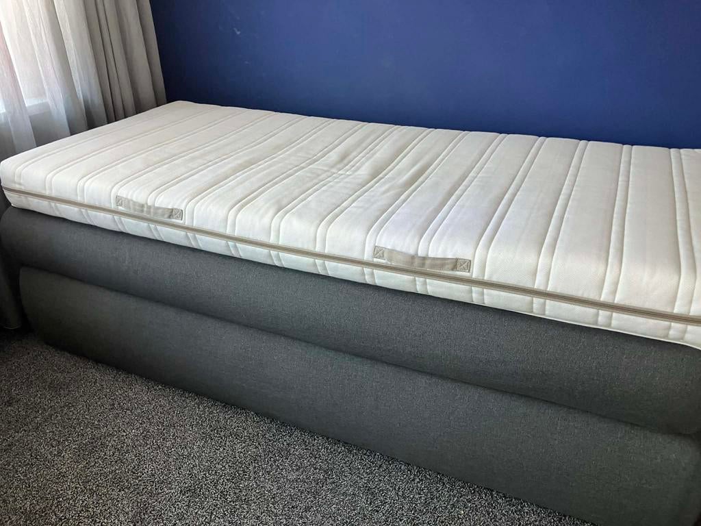 Boxspring Andelva JYSK 90x200 cm met pootjes, Ophalen, Gebruikt, 90 cm, Eenpersoons