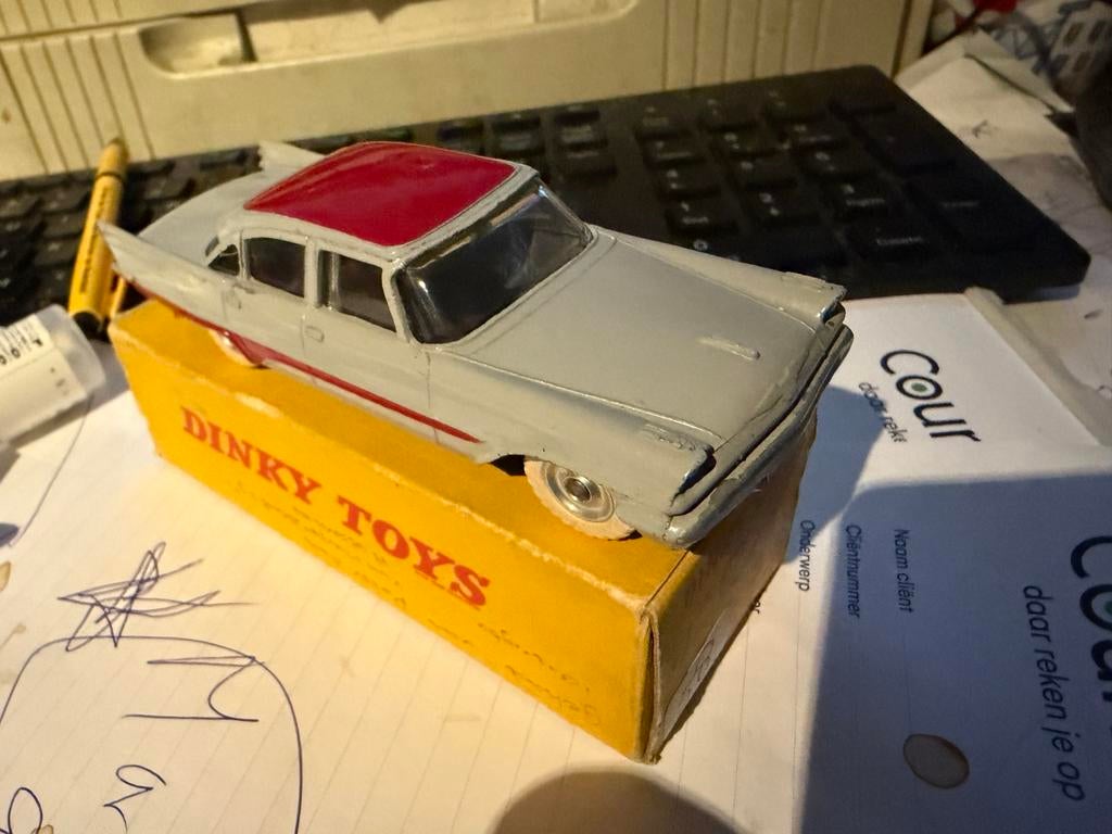 Dinky Toys Engeland DeSoto Fireflite met originele doos, D, Auto, Dinky Toys, Ophalen of Verzenden