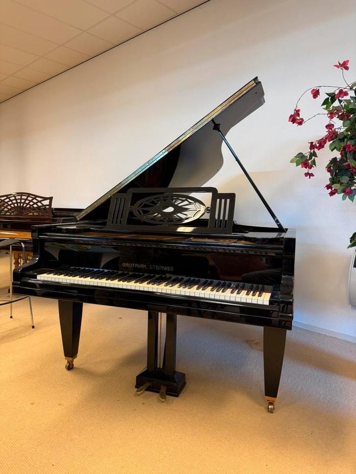 Exclusieve Grotrian-Steinweg Vleugel – Topstaat, Muziek en Instrumenten, Piano's, Zo goed als nieuw, Vleugel, Zwart, Hoogglans