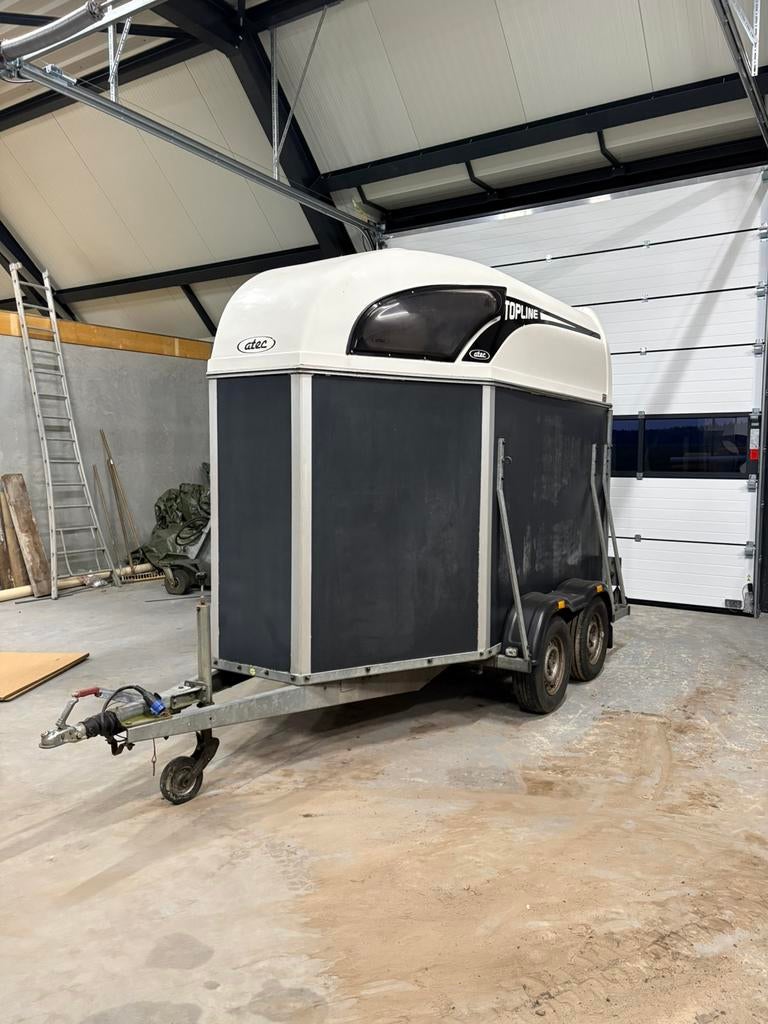 2 paards paardenkar atec, Ophalen of Verzenden, Gebruikt, Overige materialen, 2-paards trailer