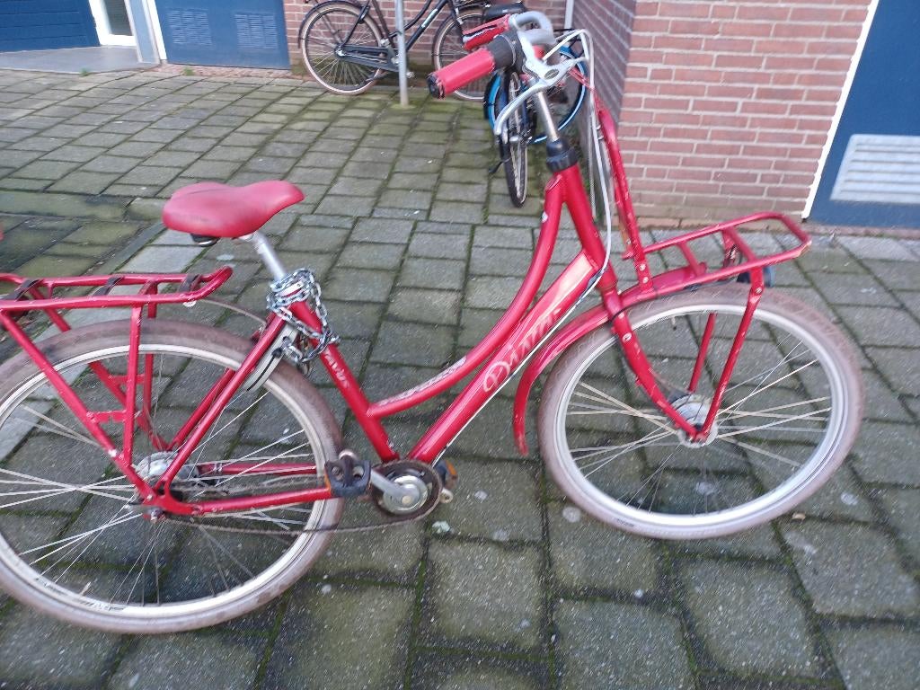 Batavus Diva fiets - metallic rood, Fietsen en Brommers, Fietsen | Dames | Omafietsen, Ophalen, Gebruikt, Versnellingen, Batavus