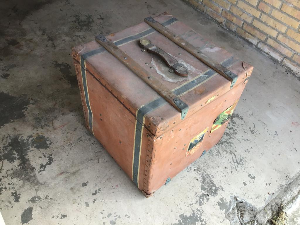 vierkante vintage houten koffer, Sieraden, Tassen en Uiterlijk, Koffers, Ophalen, Overige materialen, Gebruikt, 45 tot 55 cm