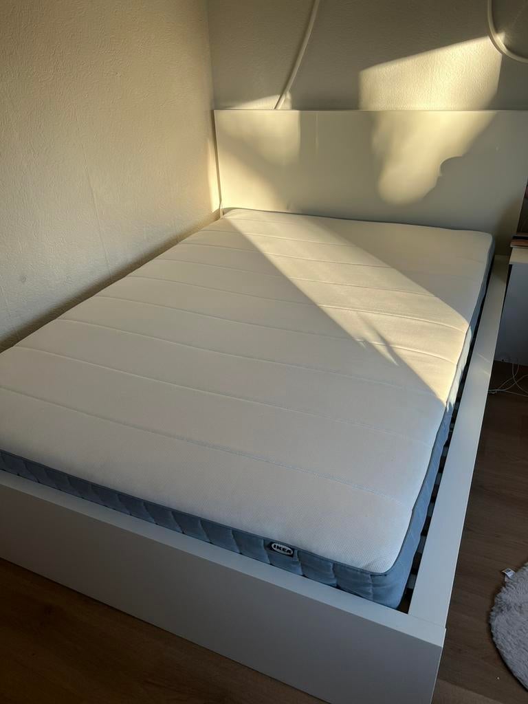 MALM bed + matras 140 + latbodem. 160x200 wit, Ophalen, Wit, Tweepersoons, Zo goed als nieuw