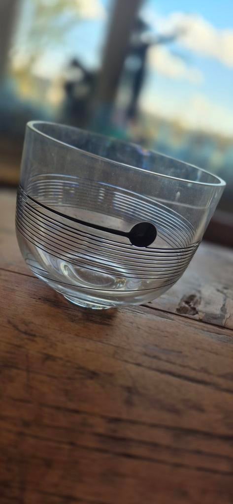 Kosta Boda schaal van Bertil Vallien, Antiek en Kunst, Ophalen of Verzenden