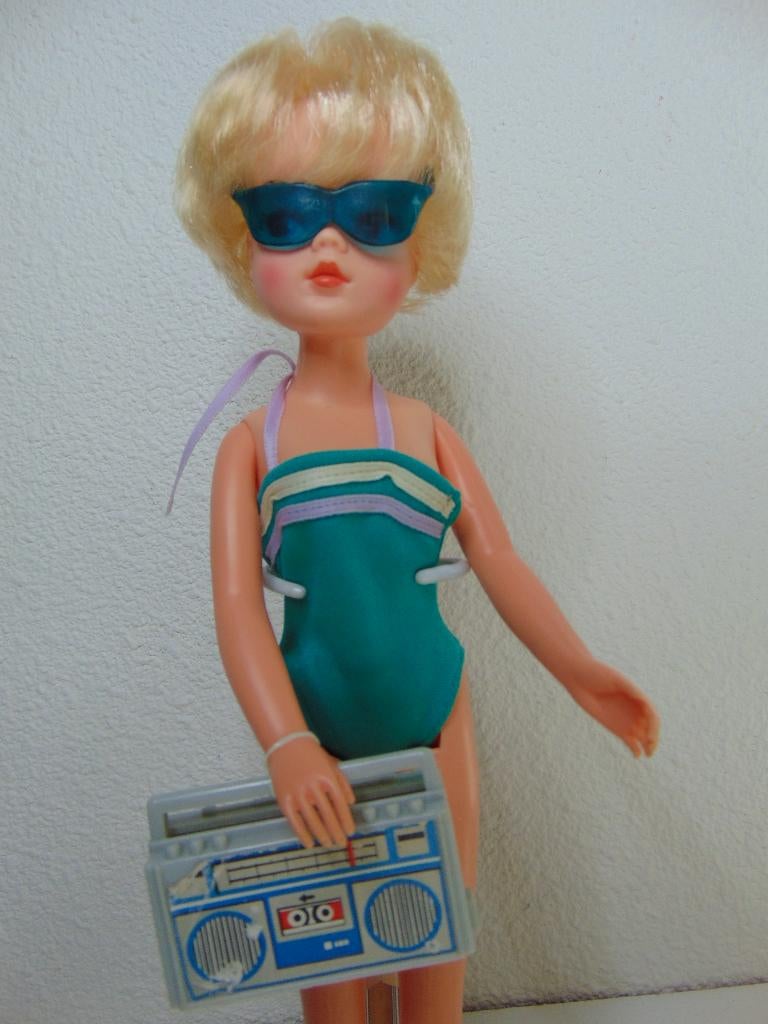 Sindy Holiday Girl Barbie, Verzamelen, Ophalen of Verzenden, Gebruikt, Pop