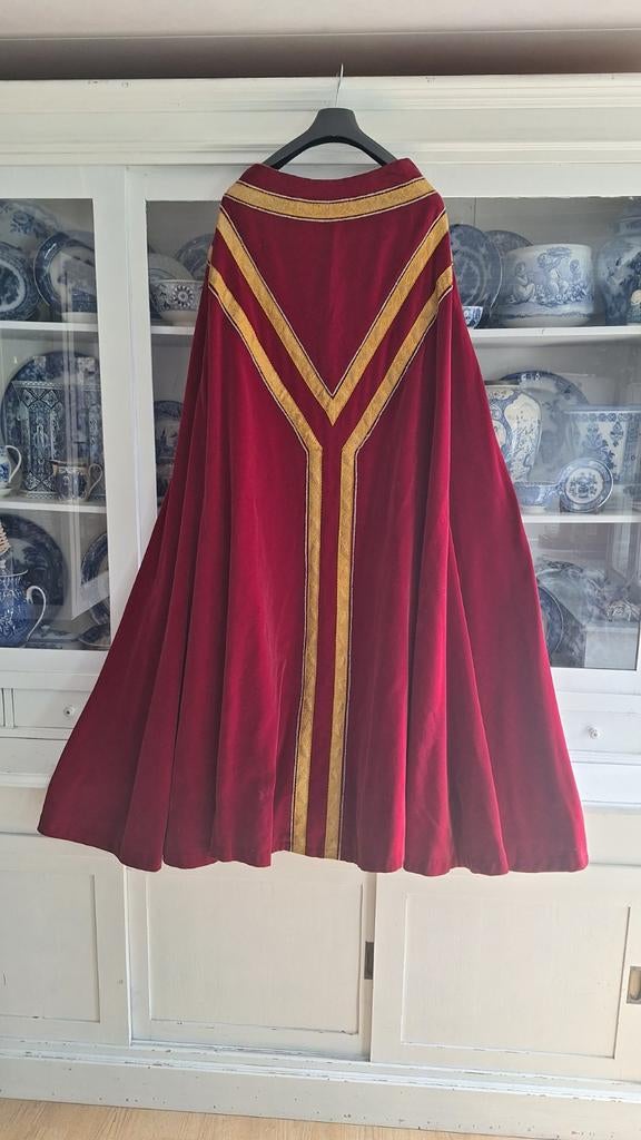 Antieke rode koorkap, zie foto's, Ophalen of Verzenden