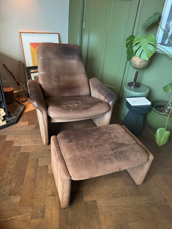 De Sede lounge stoel met hocker, Huis en Inrichting, Fauteuils, Gebruikt, Leer, 75 tot 100 cm, Ophalen