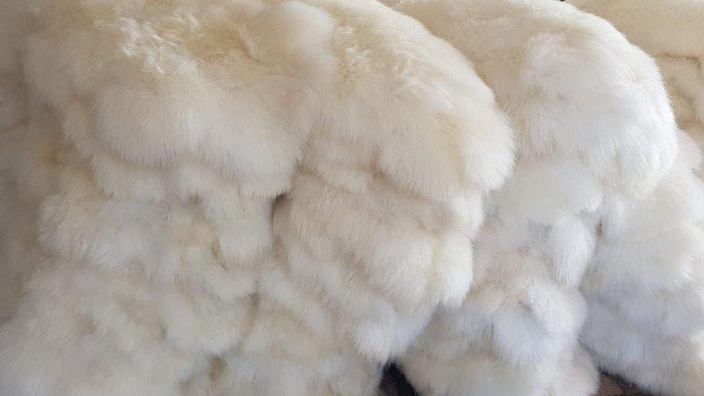 Nieuwe grote schapenvachten wit  bruin of gemelleerd, Ophalen, Nieuw