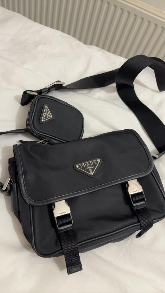 Originele prada tas te koop heren!, Sieraden, Tassen en Uiterlijk, Tassen | Schoudertassen, Ophalen of Verzenden, Gebruikt, Zwart