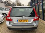 Volvo V70 2.5FT Kinetic, Voorwielaandrijving, Zwart, Leder en Stof, 2521 cc