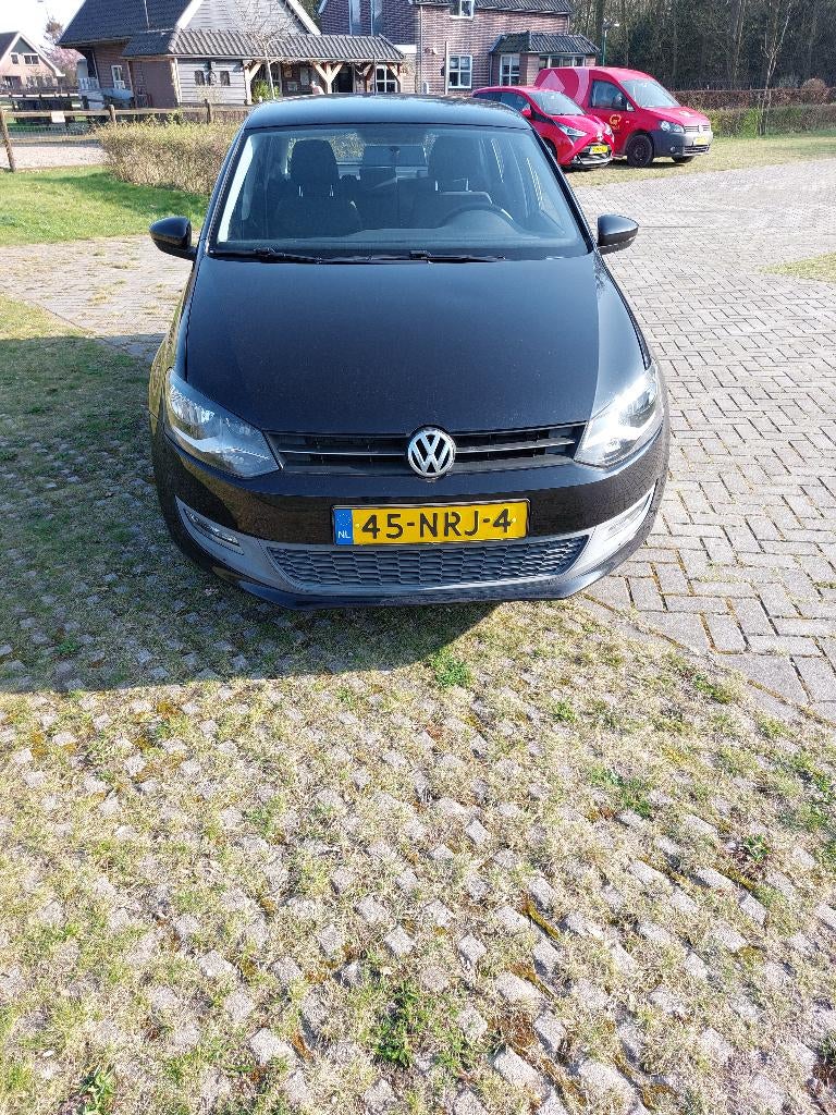 Volkswagen Polo 1.4 16V FSI 63KW 2010 Zwart, Auto's, Volkswagen, Voorwielaandrijving, Stof, 40 €/maand, 4 cilinders