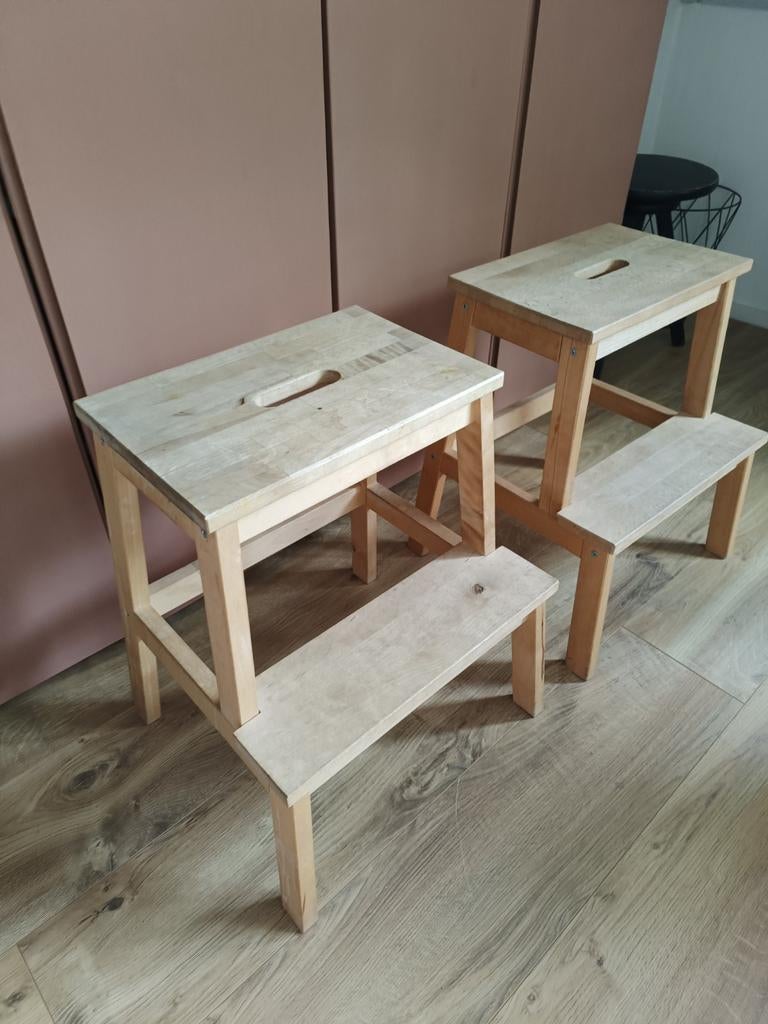 Twee IKEA Bekvam krukjes / opstapjes van hout, Huis en Inrichting, Krukjes, Ophalen, Gebruikt, Hout