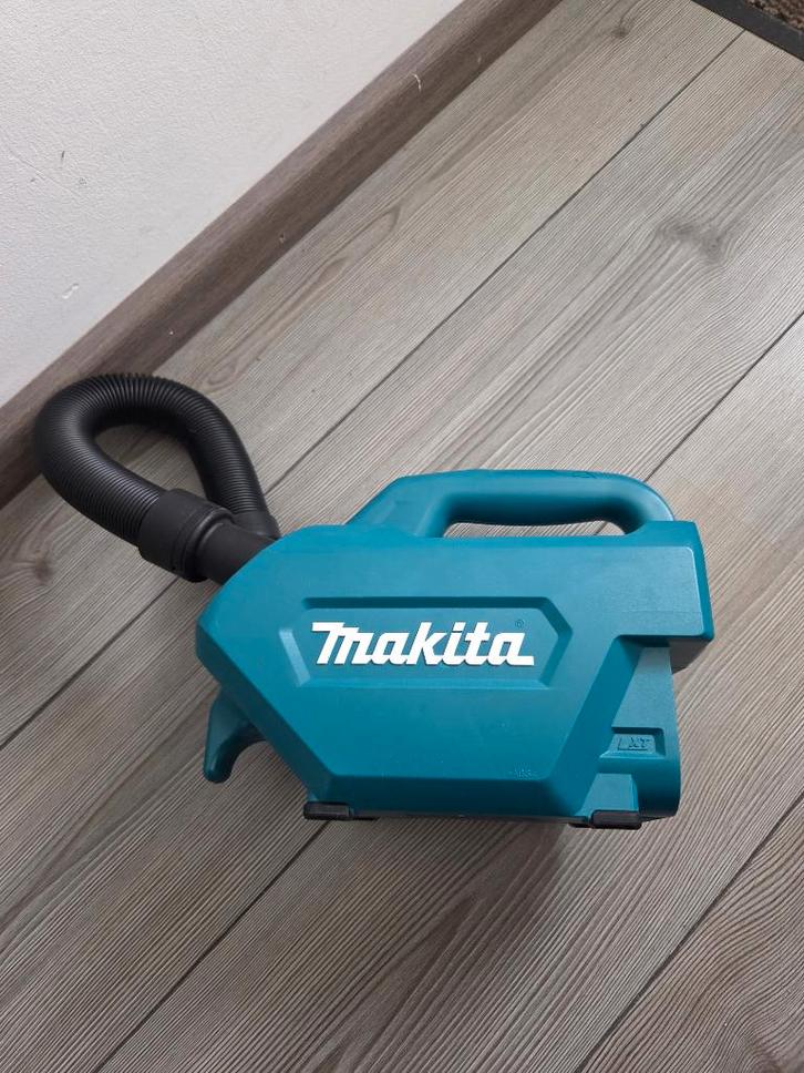 Stofzuiger Makita CL121D, Witgoed en Apparatuur, Stofzuigers, Zo goed als nieuw, Stofzuiger, Stofzak, Ophalen