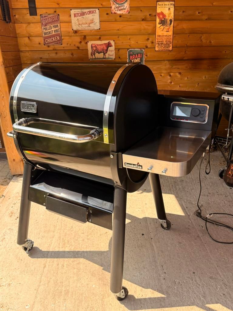 Weber SmokeFire EX4 (Gen 2) incl. 6 dozen pellets, Tuin en Terras, Houtskoolbarbecues, Zo goed als nieuw, Ophalen