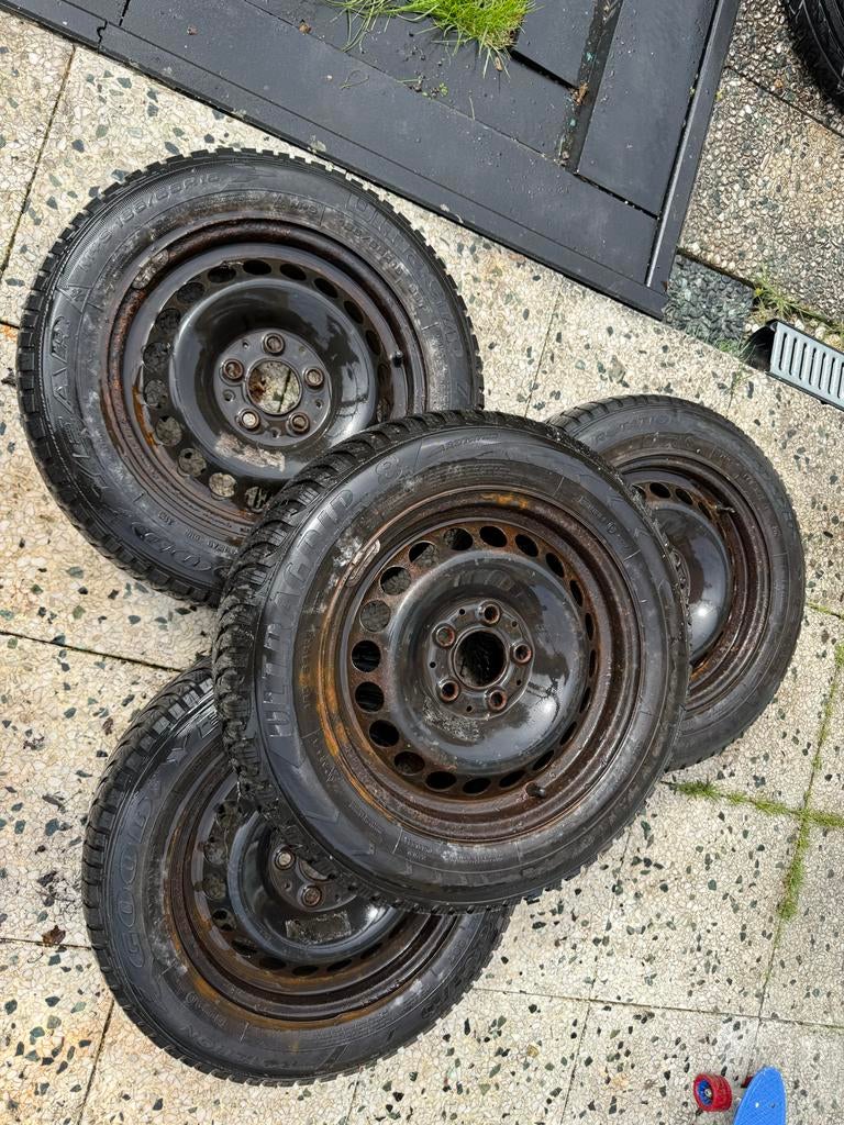 Goodyear Ultragrip winterbanden op stalen velgen, Ophalen, Gebruikt