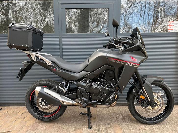 HONDA XL 750 TRANSALP (bj 2024) 8,259 km, Motoren, Motoren | Honda, Bedrijf, Overig, meer dan 35 kW, 2 cilinders, Motorrijbewijs A