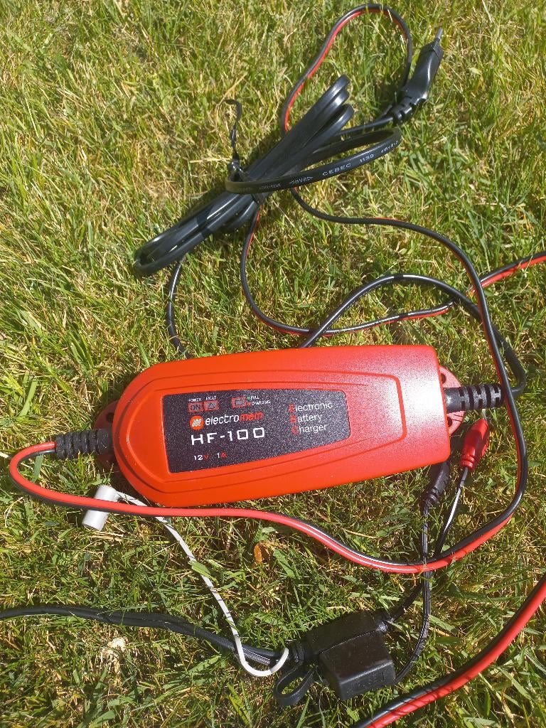 Acculader voor motor/scooter, Ophalen, Gebruikt