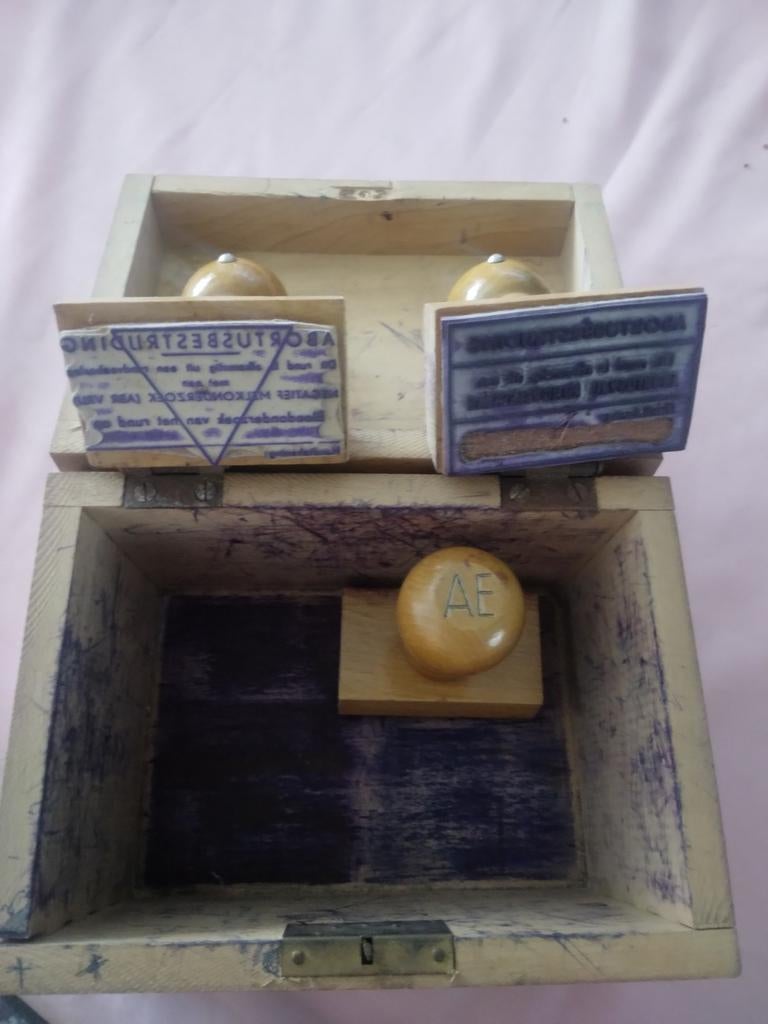 Vintage Dierenarts Stempels, Hobby en Vrije tijd, Stempelen, Ophalen, Gebruikt, Houten stempel