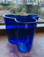 Iittala Alvar Aalto tafelvaas 120mm kobalt blauw, Huis en Inrichting, Blauw, Ophalen of Verzenden, Minder dan 50 cm, Glas