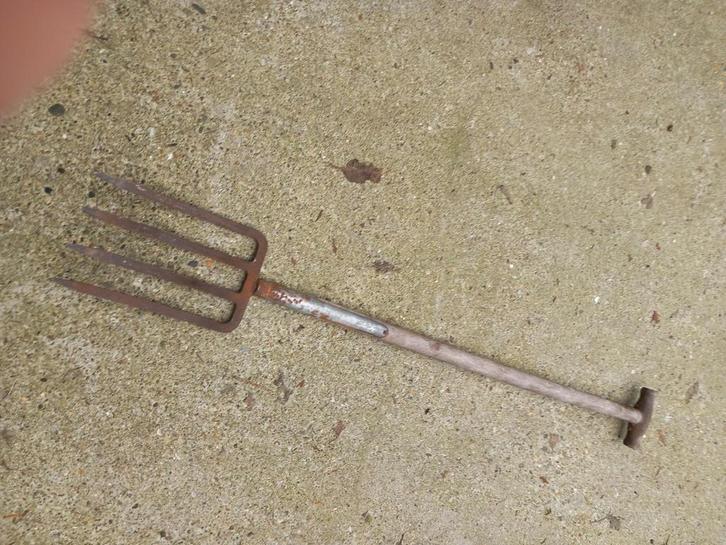 Oude spitgreep - ideaal voor tuinwerk, Tuin en Terras, Hand-tuingereedschap, Gebruikt, Vork, Ophalen