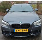 BMW 1-Serie 116i 136PK 5D Aut. 2014 Grijs, Auto's, 4 cilinders, Alcantara, 1200 kg, 650 kg