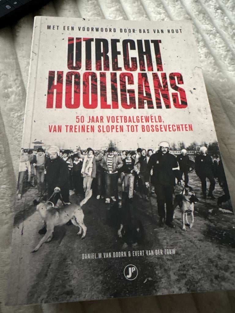 Utrecht Hooligans boek, Ophalen, Gelezen, Balsport