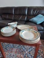 Petrus Regout servies met bloemmotief, Ophalen of Verzenden