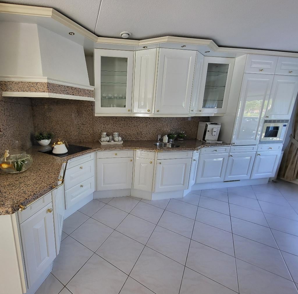 Prachtig mooie complete keuken in goede staat aangeboden, Ophalen, Gebruikt, Wit, Hoekkeuken