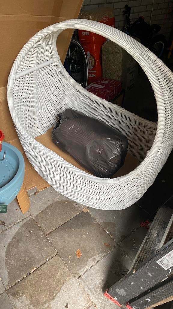 Witte rotanwieg inclusief matras en bekleding, Kinderen en Baby's, Babywiegjes en Ledikanten, Ophalen, Gebruikt, Wieg