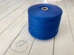 Blauw dun garen op klos / koon - breien weven - yarn, Hobby en Vrije tijd, Breien en Haken, Ophalen, Nieuw, Breien of Haken, Wol of Garen