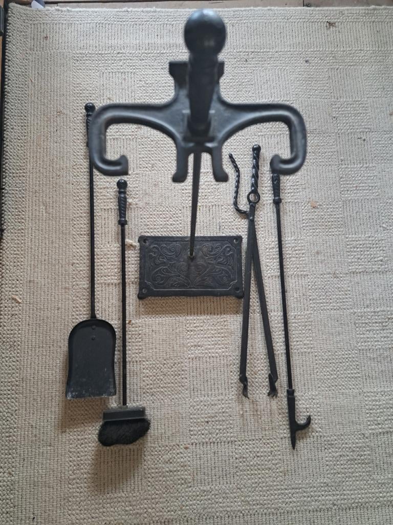 Antieke gietijzeren haardset met 4-delig gereedschap, Ophalen of Verzenden