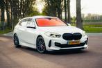 BMW 118i M Sport Pro 2022 | NL AUTO | PANO | NAP | UNIEK |, Auto's, 136 pk, 1295 kg, Wit, Particulier