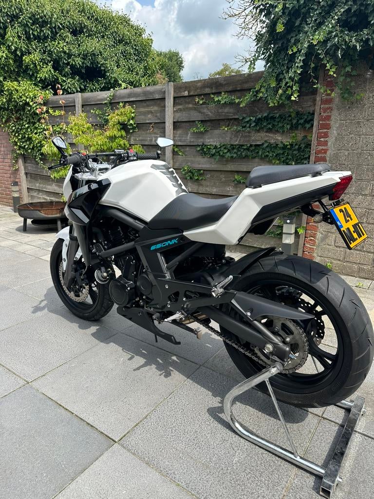 Cf Moto 650 NK (2015), Particulier, Naked bike