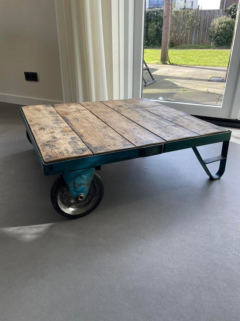 Industriele salontafel, Ophalen, 50 tot 100 cm, 50 tot 100 cm, Minder dan 50 cm