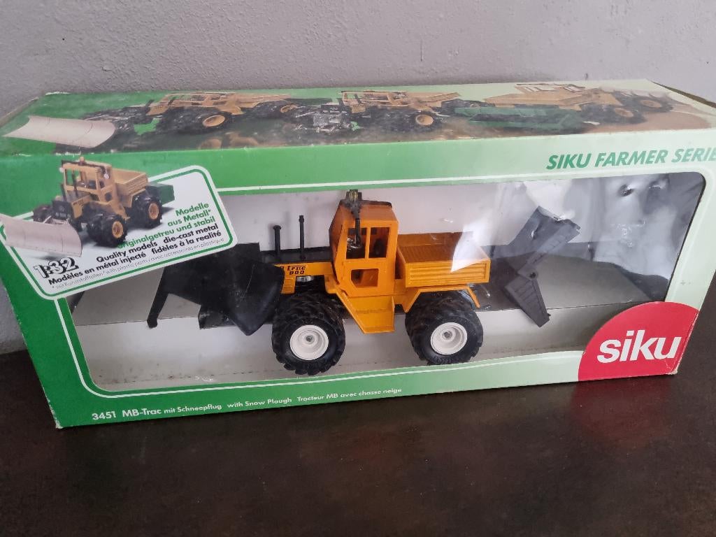 SIKU 3451 MB-Trac mit Schneepflug, Hobby en Vrije tijd, Ophalen of Verzenden, Zo goed als nieuw, Tractor of Landbouw, SIKU