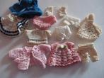 Handgebreide kleertjes voor poppenhuispopjes., Ophalen of Verzenden, Gebruikt