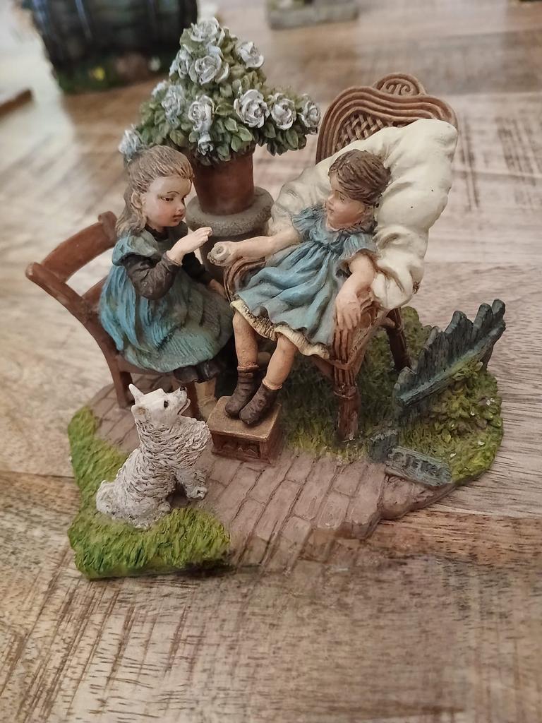 Beeldje Ot en Sien met hondje, Ophalen of Verzenden, Gebruikt, Mens