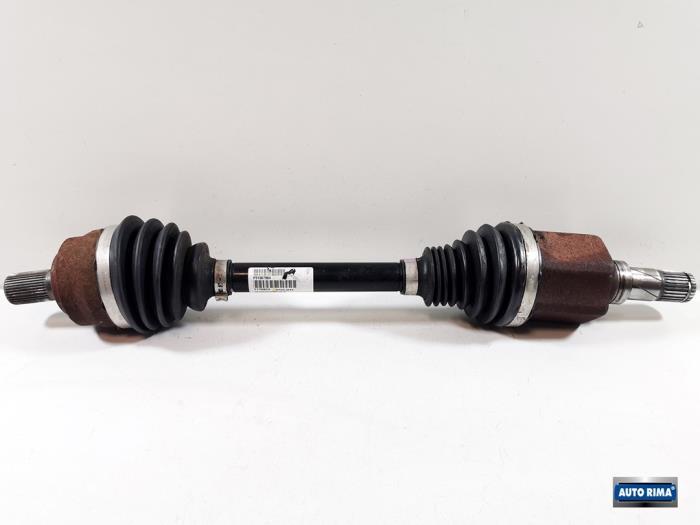 Aandrijfas links-voor van een Volvo V40