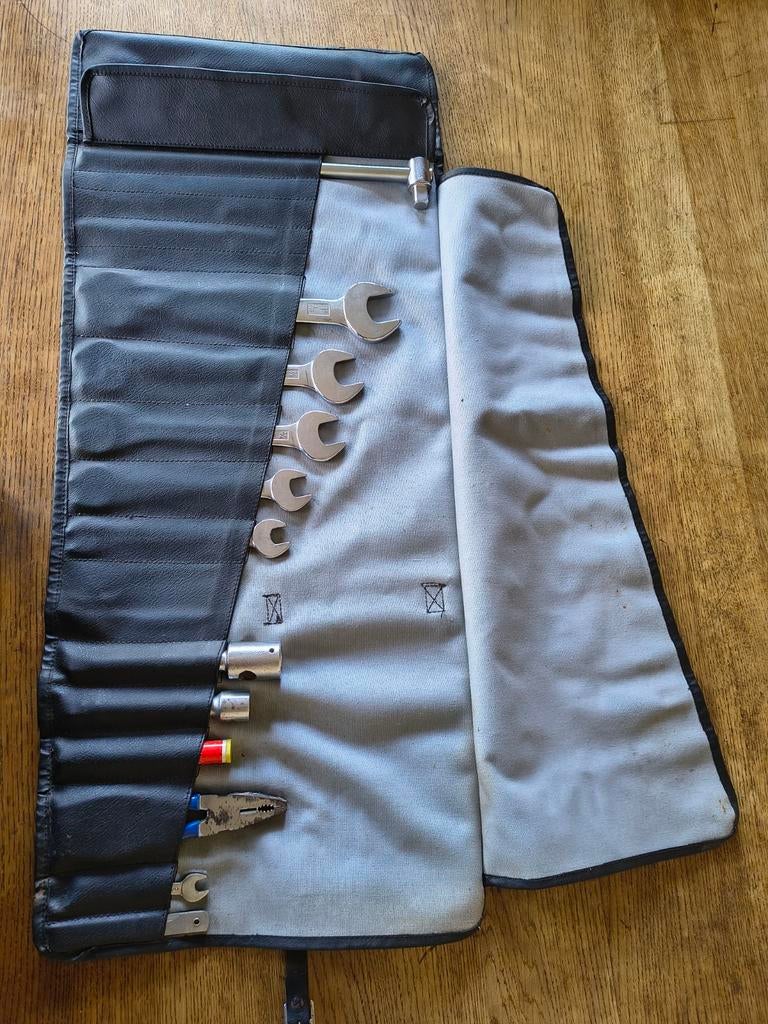 Aston Martin V8 tool roll, Ophalen, Gebruikt