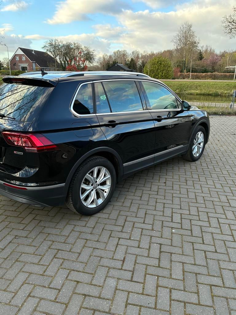 Volkswagen Tiguan 1.4 TSI 110KW DSG 2018 Zwart, Auto's, Automaat, Zwart, 4 cilinders, 2000 kg