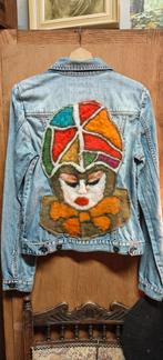 Uniek handwerk spijkerjasje met figuur, Ophalen of Verzenden