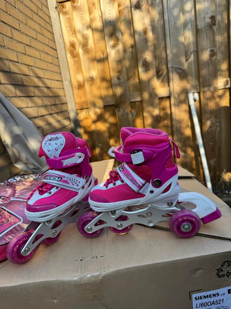 Verstelbare beginners rolschaatsen incl. helm en beschermers, Ophalen, Verstelbaar, Zo goed als nieuw, Kinderen
